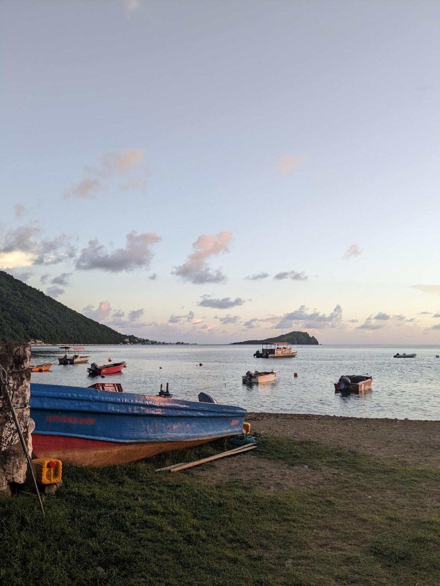 Rainbow Heights Apartment, Soufriere Екстериор снимка