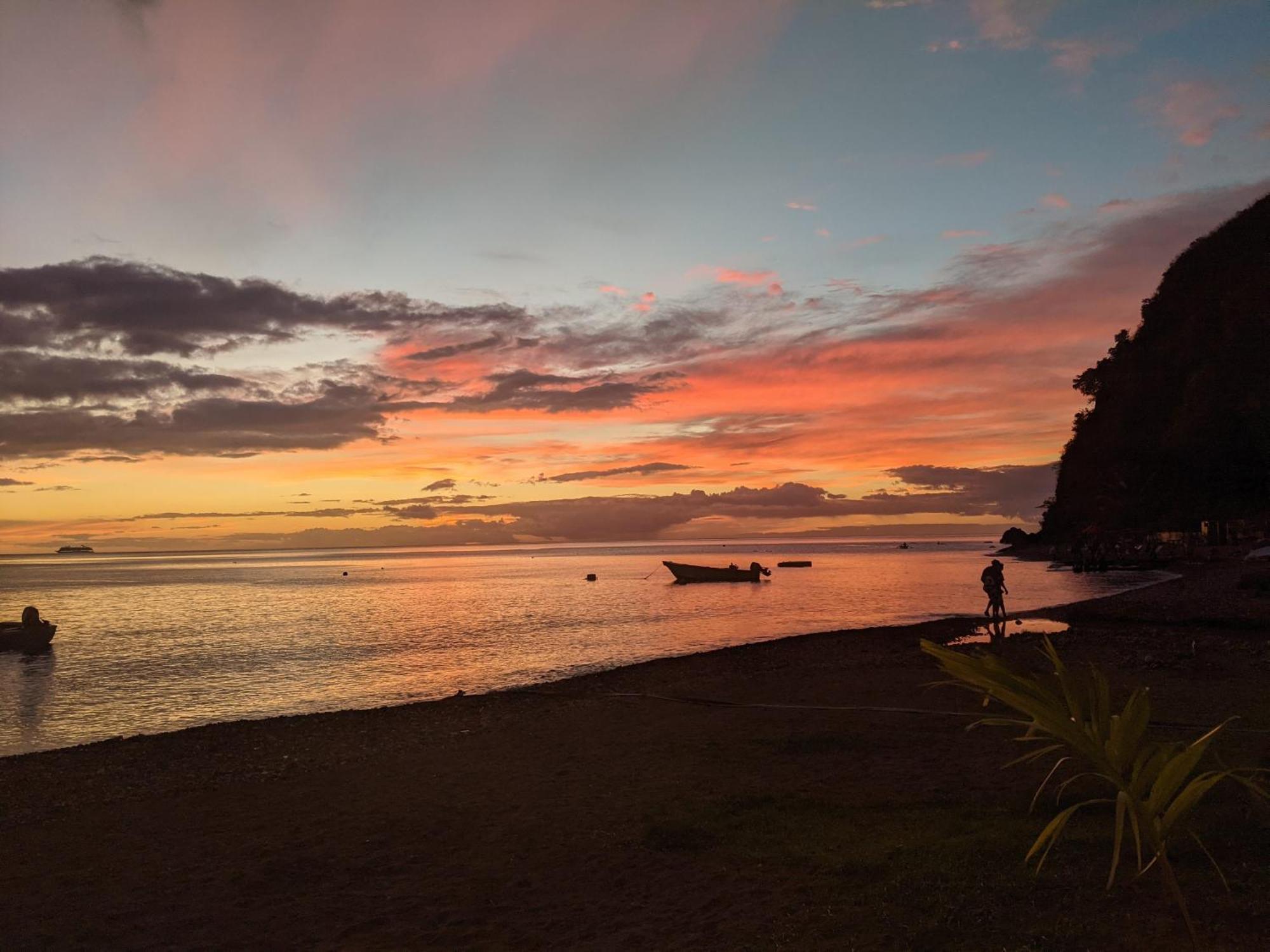 Rainbow Heights Apartment, Soufriere Екстериор снимка