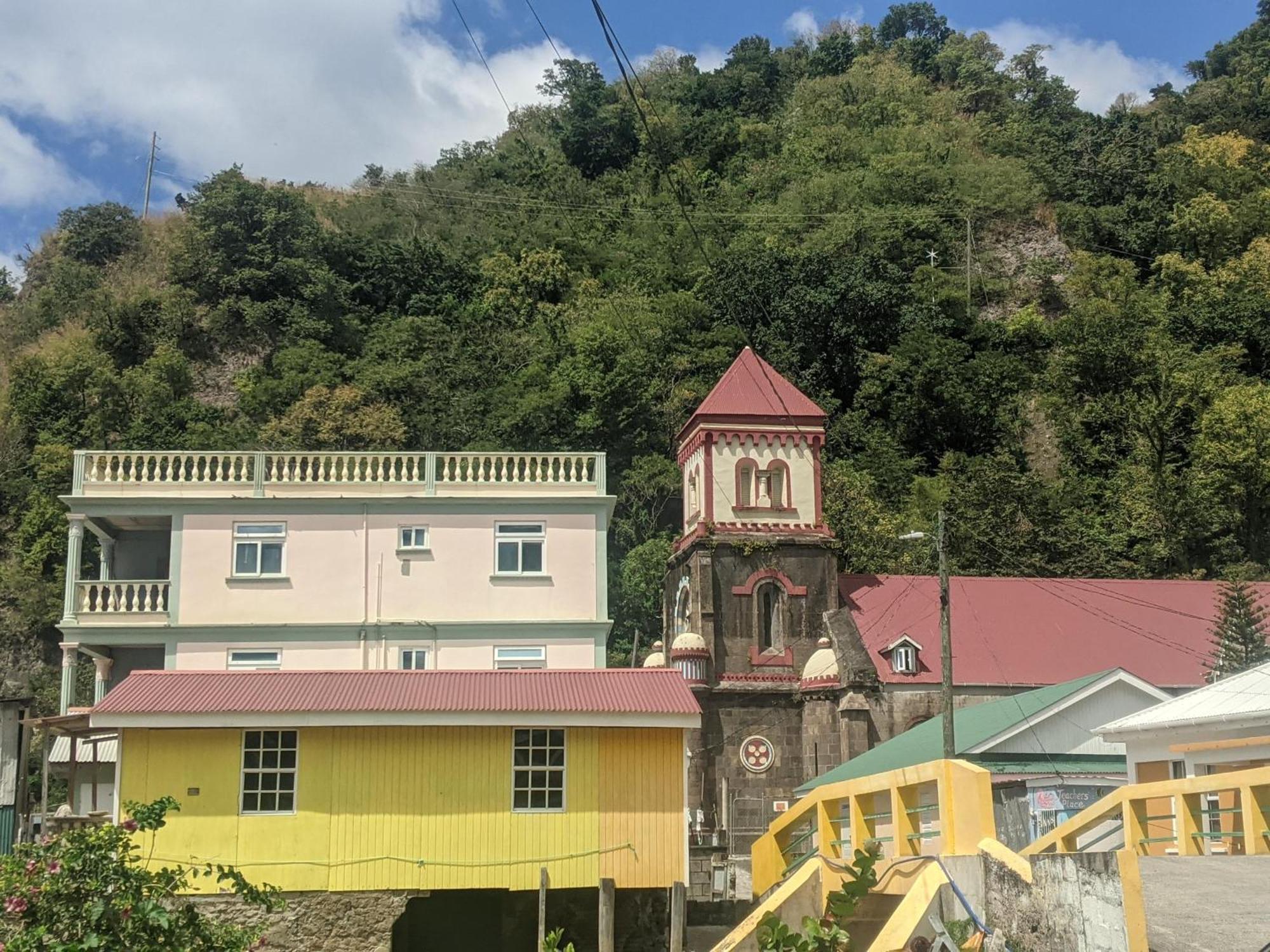 Rainbow Heights Apartment, Soufriere Екстериор снимка